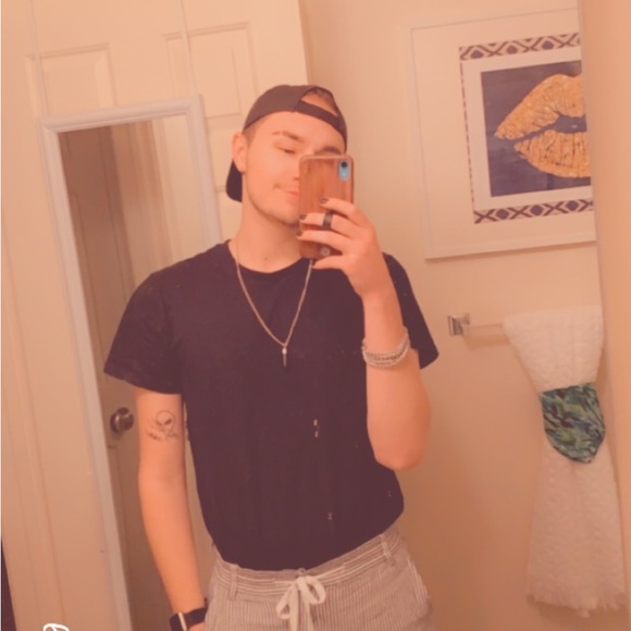 Meet your Posher, Jordan - Picture 1 of 3